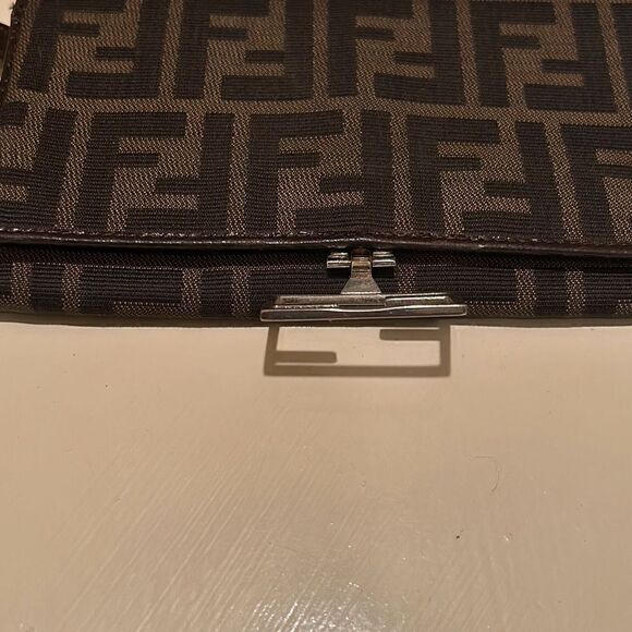 Fendi Women's Long Wallet Brown Zucca Logo Print Silver Clasp Closure - Picture 7 of 14